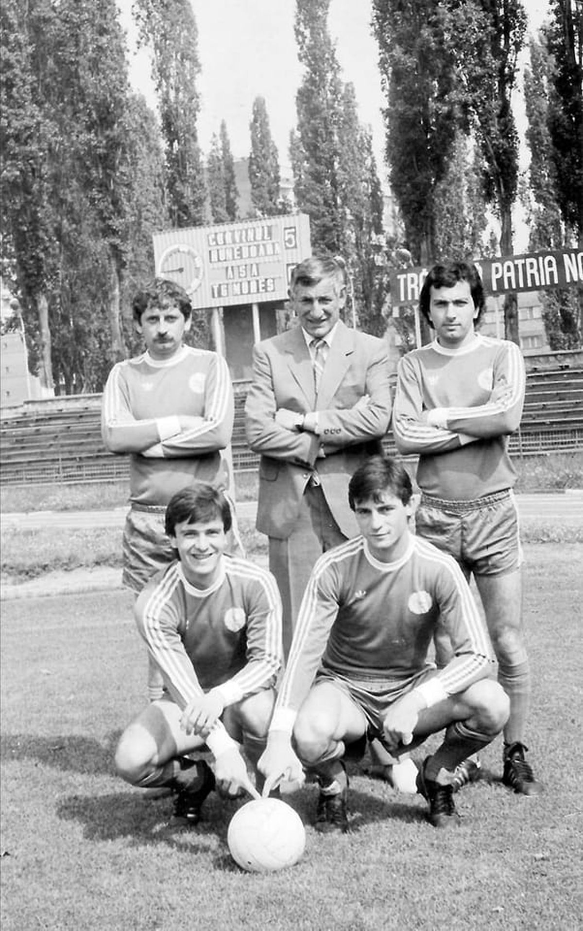 Remus Vlad #76. Amintirile antrenorului care a lansat zeci de mari fotbaliști. Și-a presimțit propriul infarct și nu poate uita nici acum „rana Dinamo”: „Un singur om m-a vrut acolo! Dinu? Ce rost are să dezgropăm morții?!”