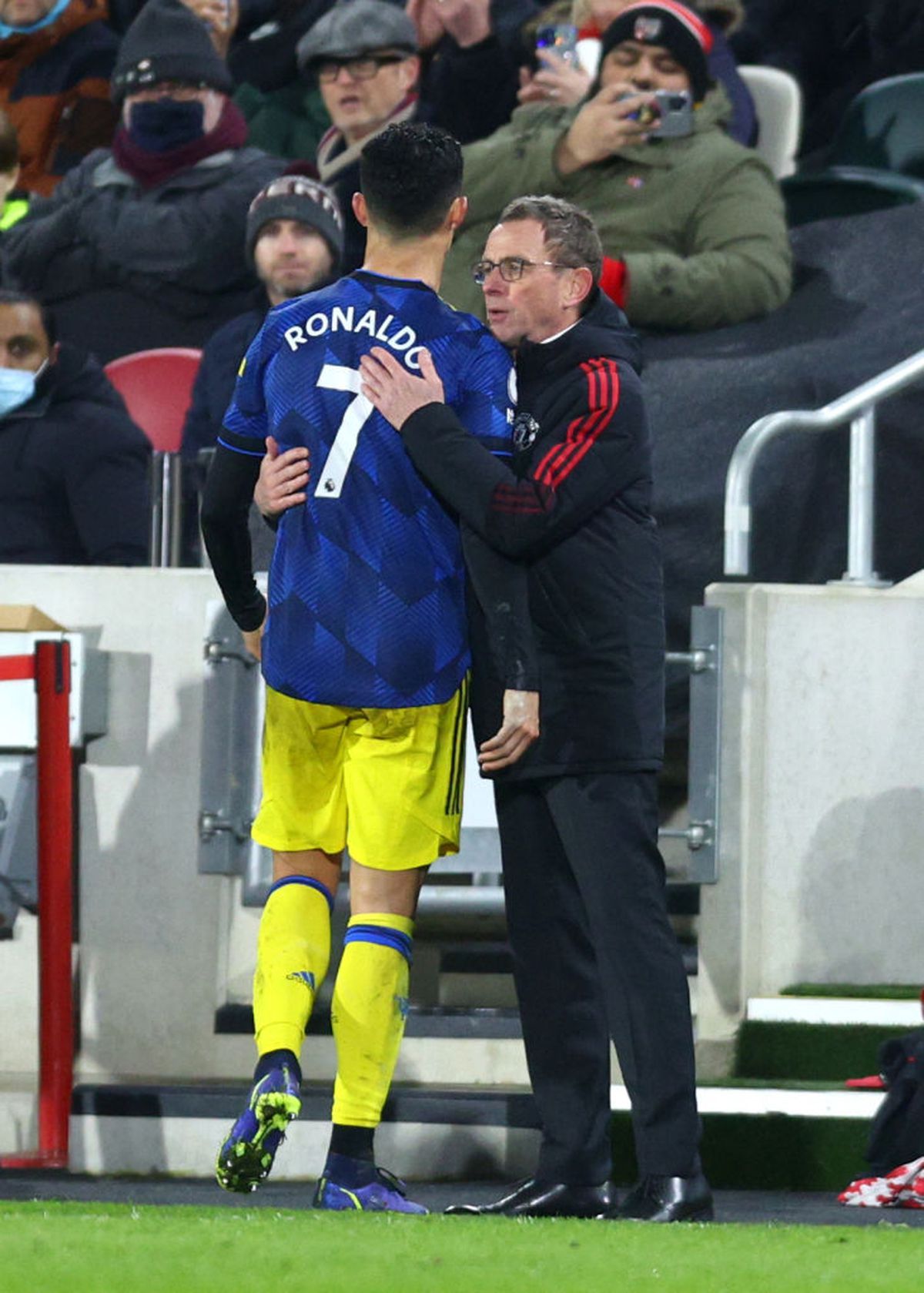 Cristiano Ronaldo, plin de nervi după schimbarea din meciul cu Brentford » Manchester United, salvată de tineri