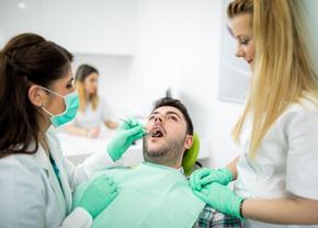 3 planuri de tratament în cazul unui implant dentar - de la clasic la complex