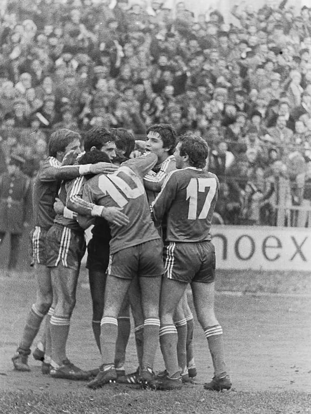 Legendă la ambele echipe, un fost mare jucător prefațează pentru Gazeta duelul de tradiție din Liga 1: „Regret că au ajuns în situația asta, dar văd o schimbare”