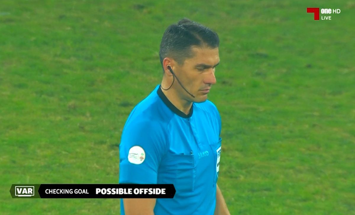 Nebunie de meci pentru Istvan Kovacs în finala Cupei Golfului » 3 penalty-uri, momente de confuzie și un gol validat de VAR în minutul 120+2