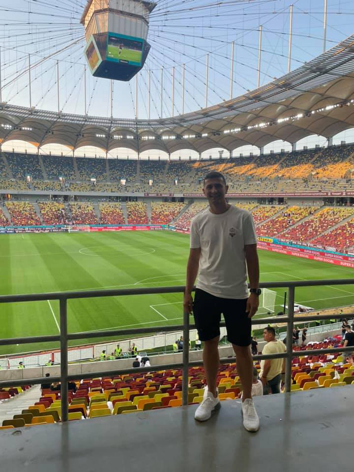 De necrezut! Unde lucrează în prezent Claudiu Răducanu » „Blocnotes” s-a recăsătorit, după ce fosta nevastă i-a luat banii