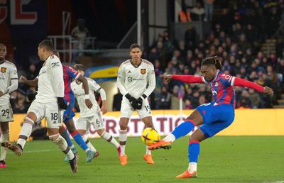 Dublu impact! Manchester United a fost egalată în prelungiri și a pierdut un titular pentru derby-ul cu Arsenal