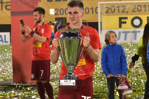 CFR Cluj l-a cedat pe Adrian Gîdea (22 de ani, mijlocaș central) în Liga 2, la ASU Politehnica Timișoara, grupare aflată în colaps din punct de vedere financiar.