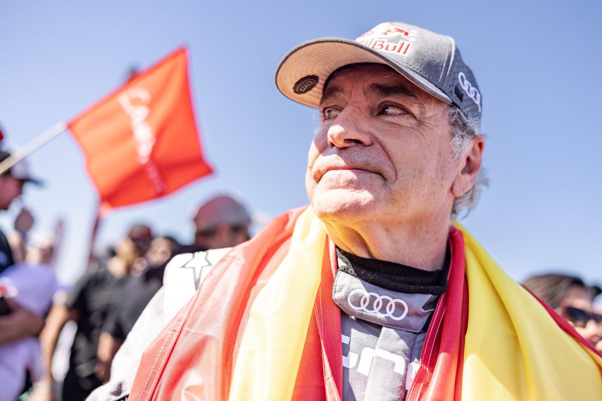 Carlos Sainz, cel mai vârstnic învingător în Raliul Dakar, la 61 de ani! » În 2023 s-a retras, cu două vertebre fracturate