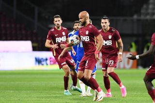 CFR Cluj face curățenie în atac » Încă o plecare din lotul lui Dan Petrescu