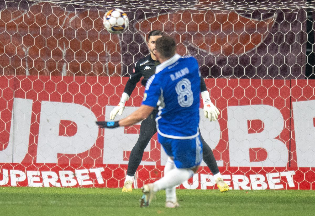 Cristiano Bergodi, după Rapid - FCU Craiova 4-3: „Este cea mai mare victorie a mea de până acum aici” » Antrenorul, sunat de directorul sportiv al lui Atletico Madrid