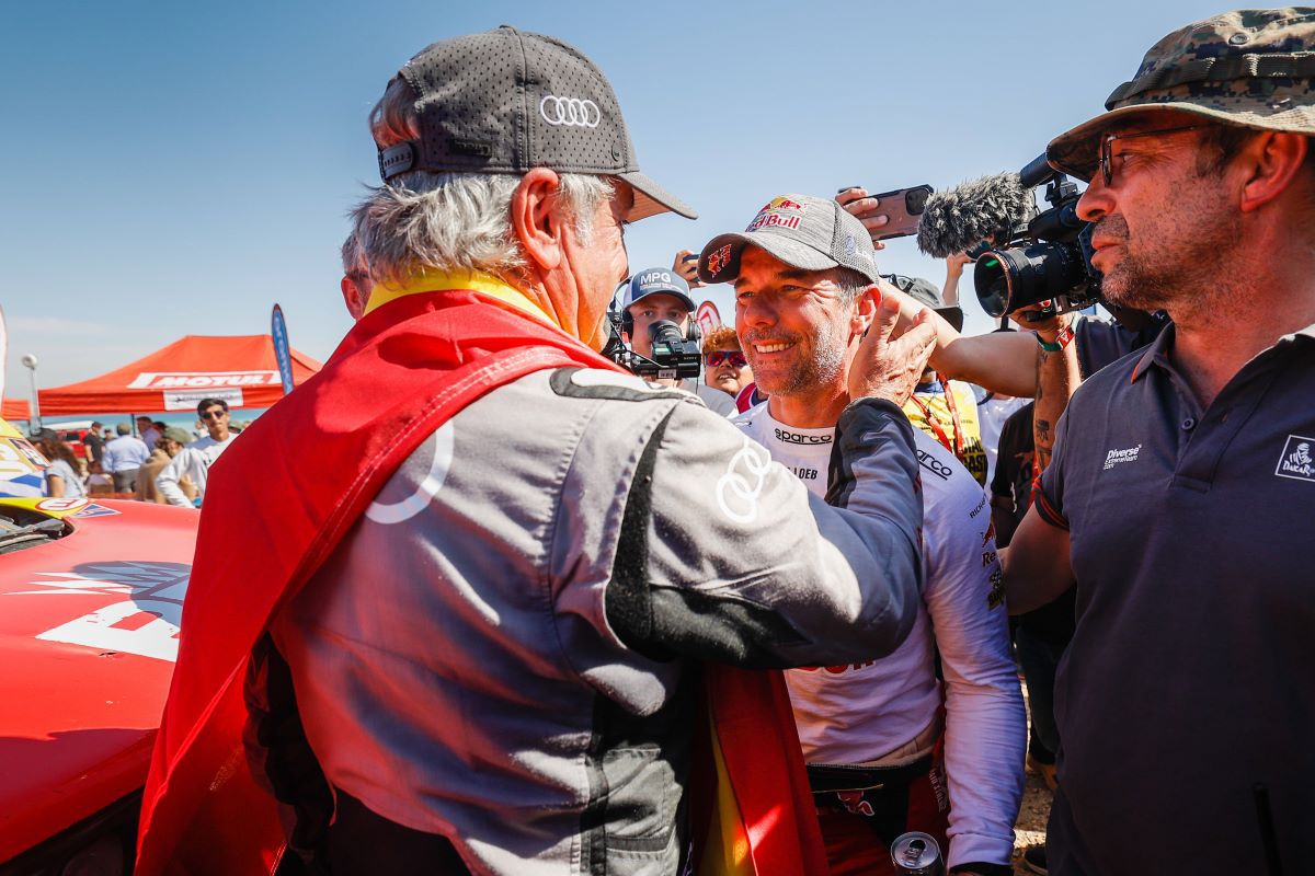 Carlos Sainz, cel mai vârstnic învingător în Raliul Dakar, la 61 de ani! » În 2023 s-a retras, cu două vertebre fracturate