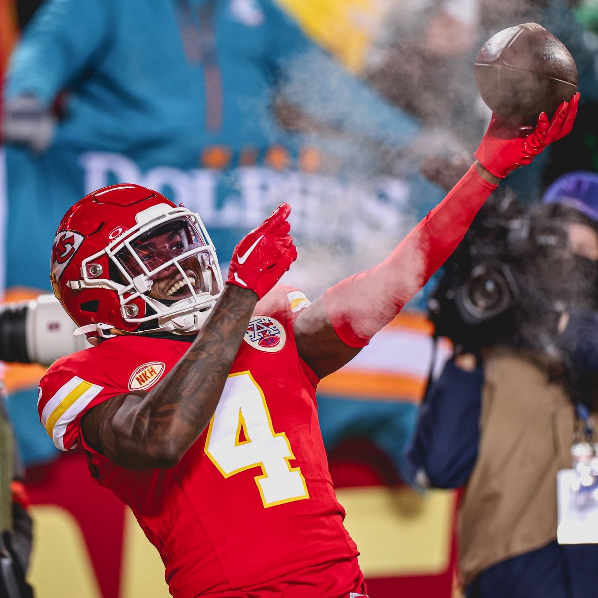 Fanii fotbalului american suportând temperaturi de -20 de grade