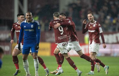 Ăsta e Rapidul din Giulești! Alb-vișiniii revin uluitor de la 1-3 și câștigă un meci de poveste cu FCU! Cronica unui meci „NEBUN”