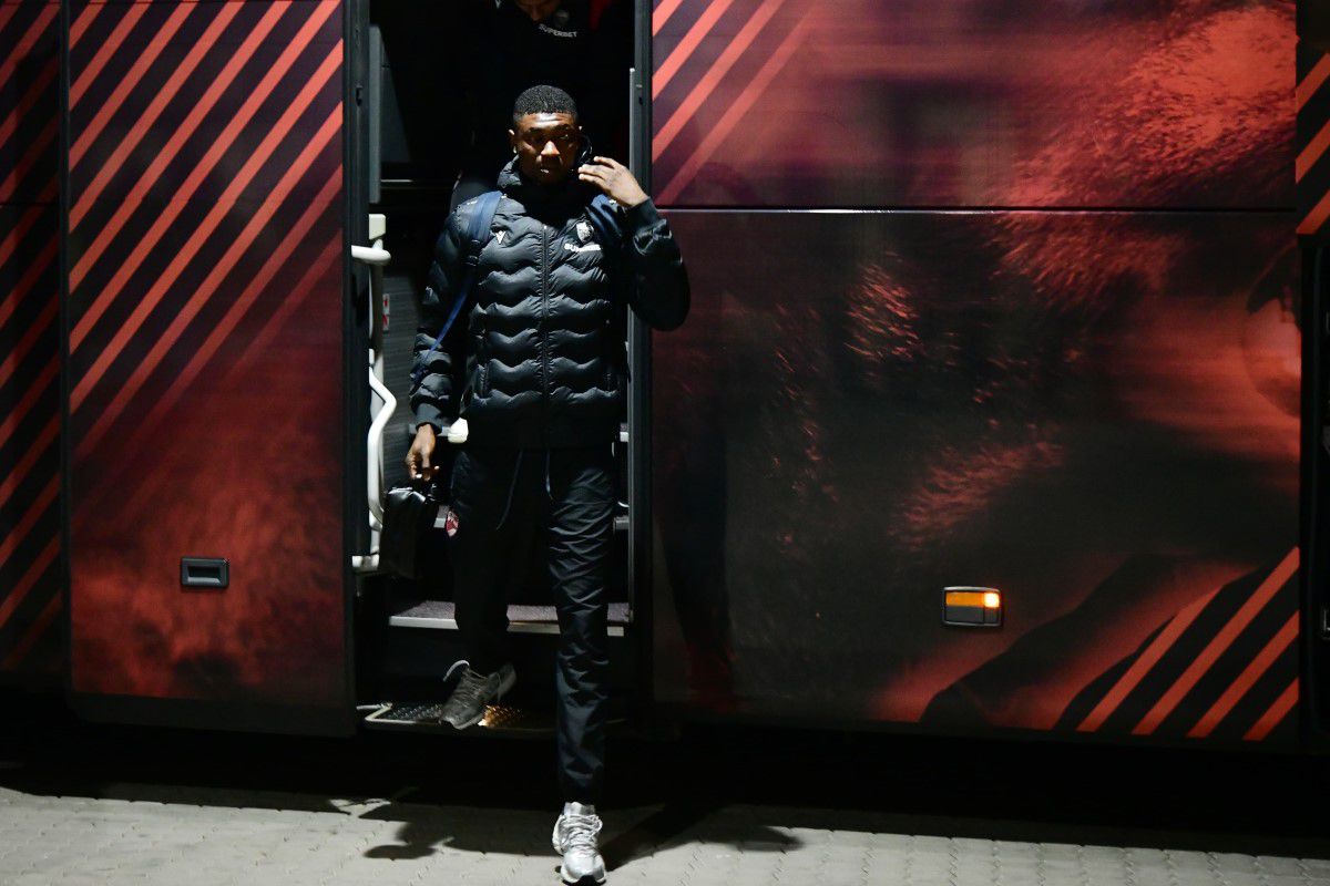 Universitatea Craiova - Dinamo 1-1 » Bănia versus Roșca! „Câinii” obțin un punct prețios grație paradelor miraculoase ale portarului de 21 de ani