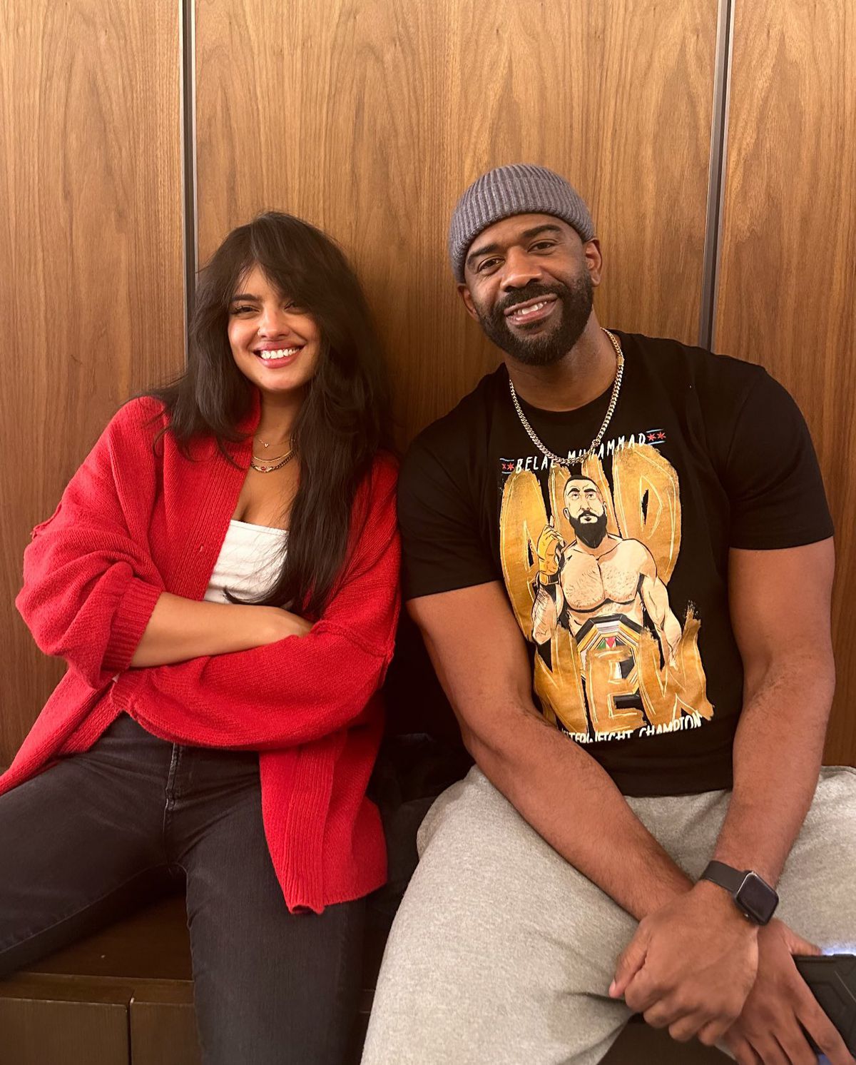 „Ce naiba faci aici?!” / „E marketing, șefu'” » Nina e motivul „exploziei” pe care UFC o are în mediul online