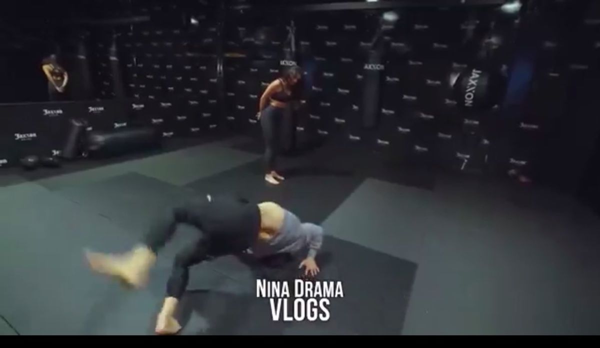 „Ce naiba faci aici?!” / „E marketing, șefu'” » Nina e motivul „exploziei” pe care UFC o are în mediul online