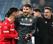 CRAIOVA - DINAMO 1-1. Imaginile surprinse pe gazon, imediat după fluierul final: „Ești cel mai bun din Europa!”