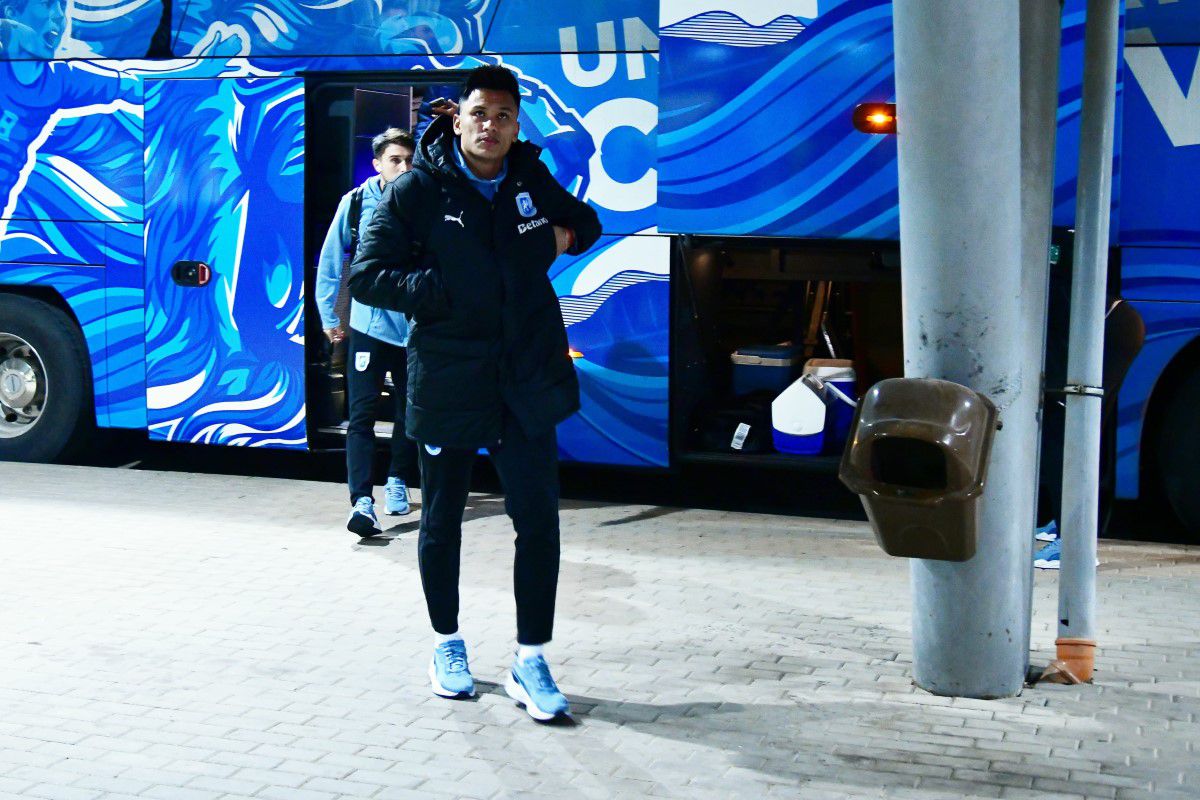 Universitatea Craiova - Dinamo 1-1 » Bănia versus Roșca! „Câinii” obțin un punct prețios grație paradelor miraculoase ale portarului de 21 de ani