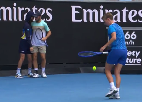 Temperaturile ridicate au provocat probleme la Australian Open! A leșinat în timpul unui meci de dublu