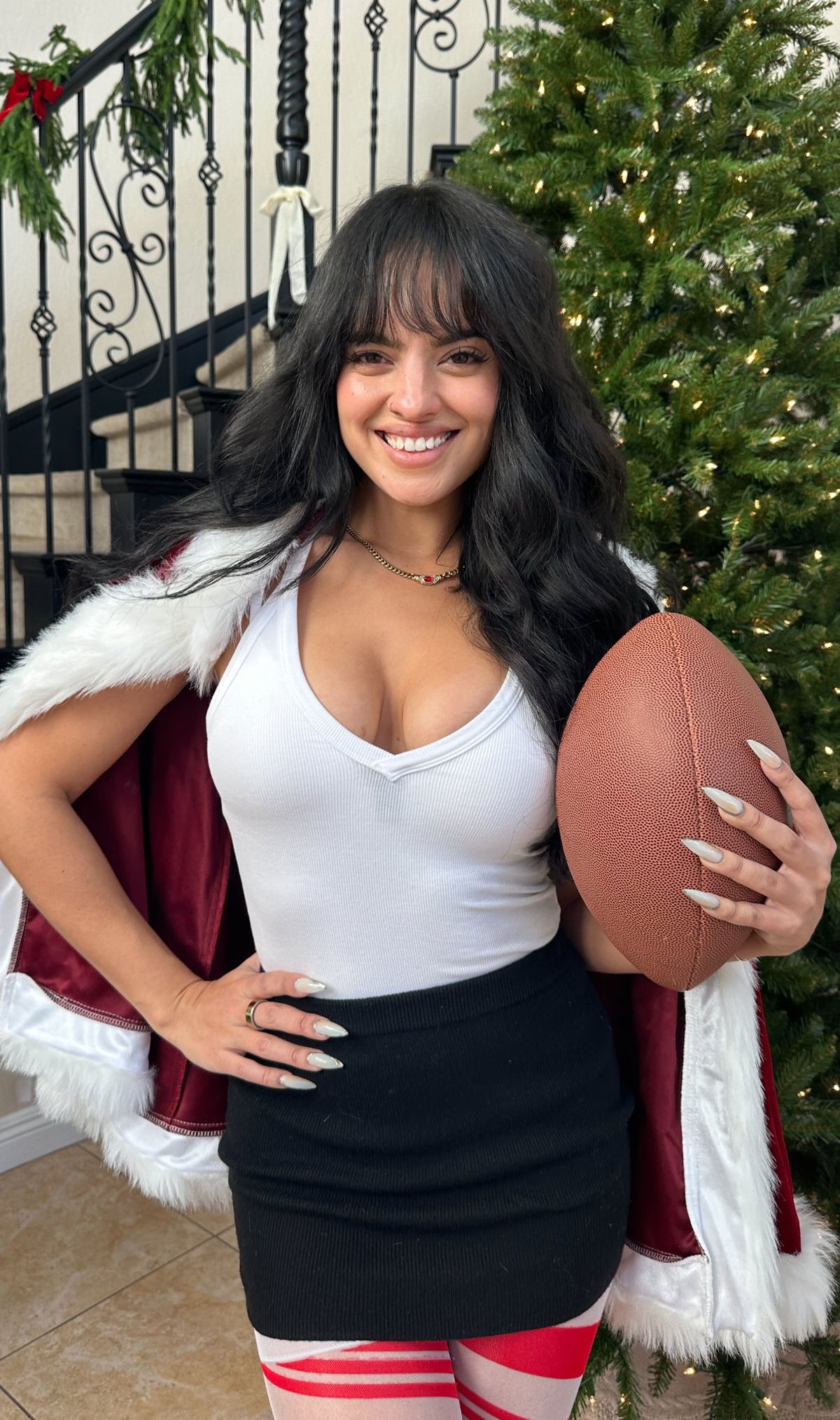 „Ce naiba faci aici?!” / „E marketing, șefu'” » Nina e motivul „exploziei” pe care UFC o are în mediul online