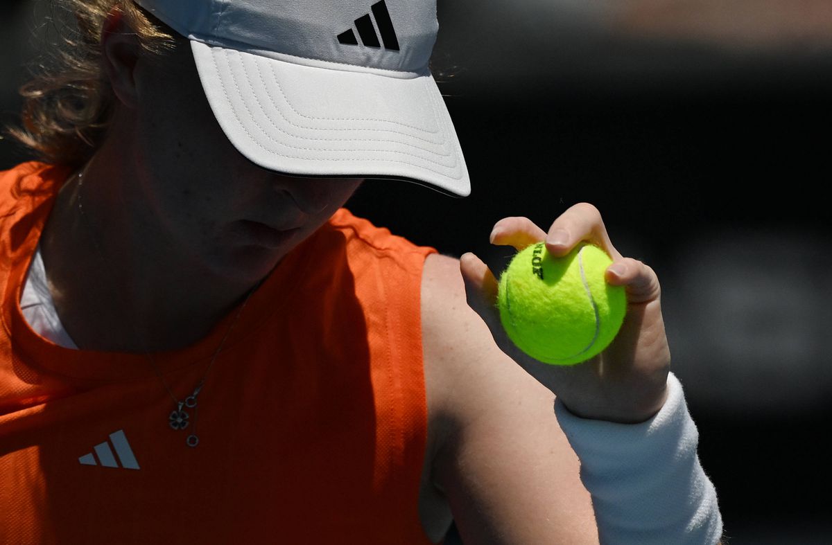 Emoționant! Cum s-a descurcat la Australian Open jucătoarea cu opt degete la mâini și șapte la picioare