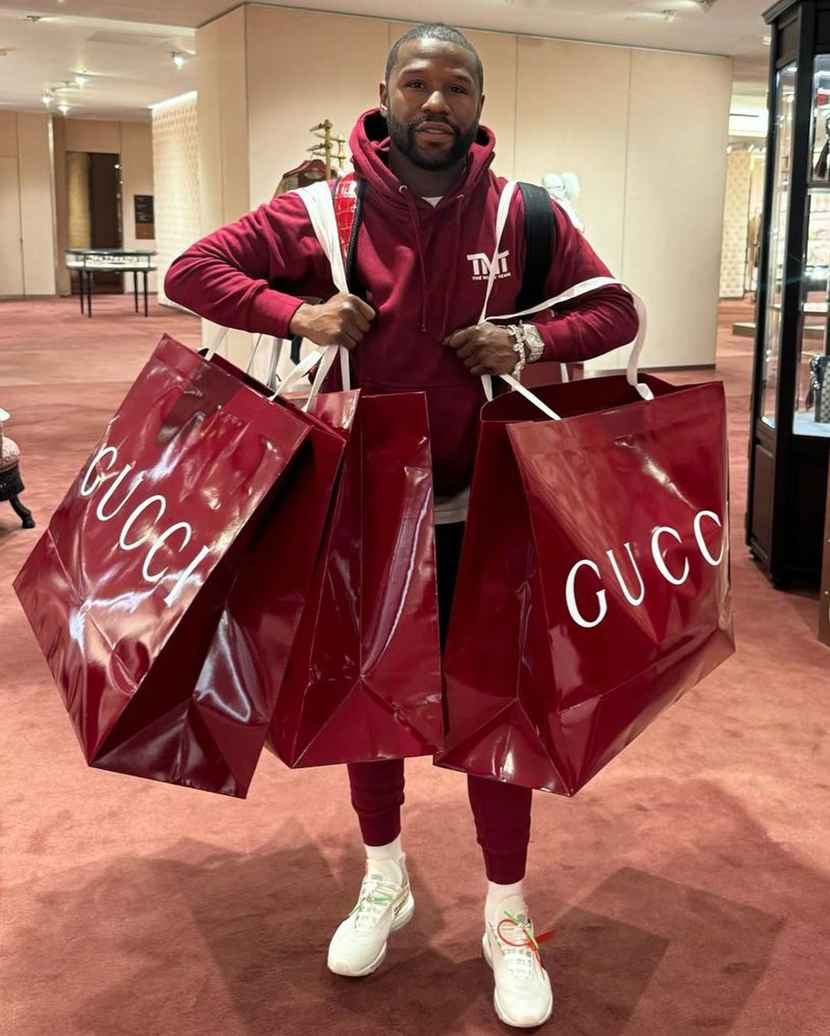 Șocant: Floyd Mayweather e FALIT, deși trecuse de miliard! A mințit despre investiții, nu mai are bani nici de colectarea gunoiului