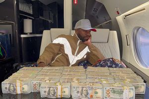 Șocant: Floyd Mayweather e FALIT, deși trecuse de miliard! A mințit despre investiții, nu mai are bani nici de colectarea gunoiului