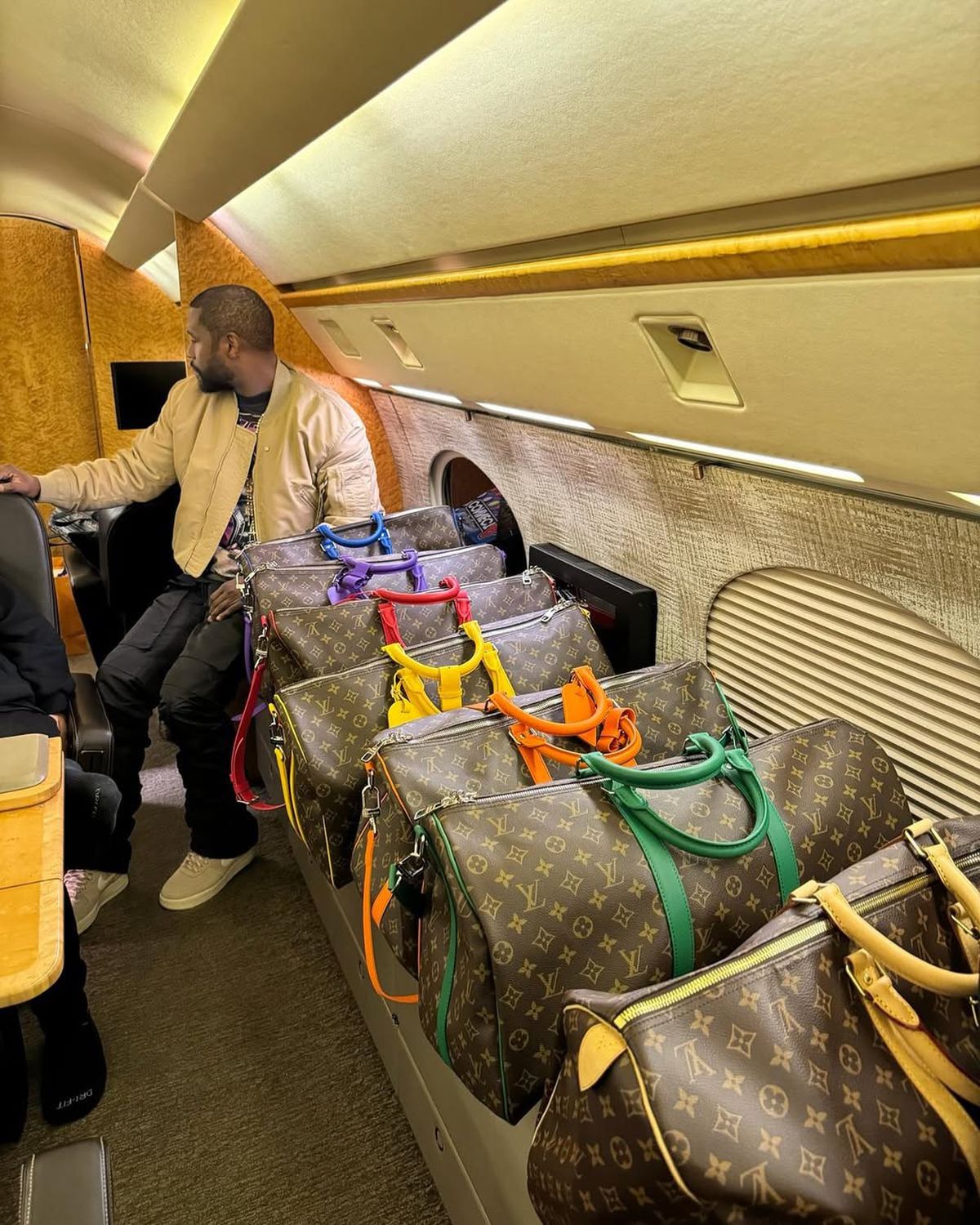 Floyd Mayweather i-a făcut un cadou de 160.000 de lire fostei iubite: „Dacă aș putea alege orice mașină din lume, aș alege-o tot pe aceasta”