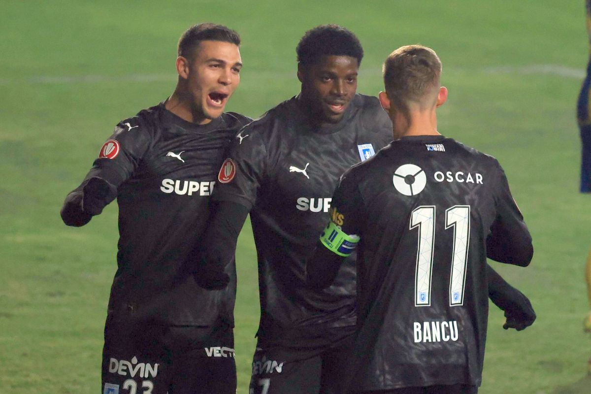 Ce UMILINȚĂ! Universitatea Craiova nu stă la discuții cu Petrolul și revine pe primul loc în Superliga » Clasamentul