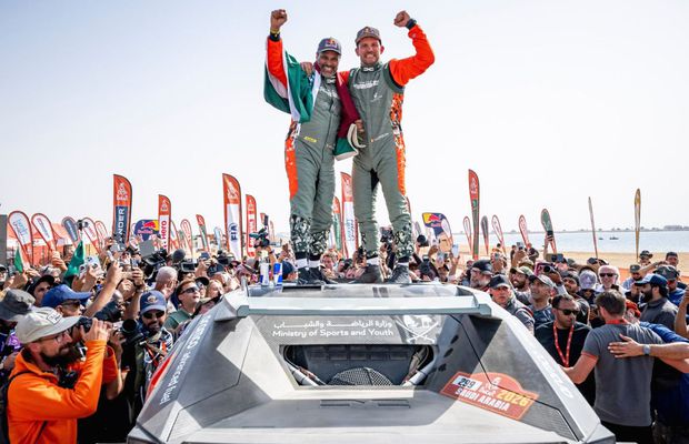 „Întreaga echipă Dacia a făcut o treabă extraordinară” » Reacția lui Nasser Al-Attiyah după ce a scris istorie la Raliul Dakar