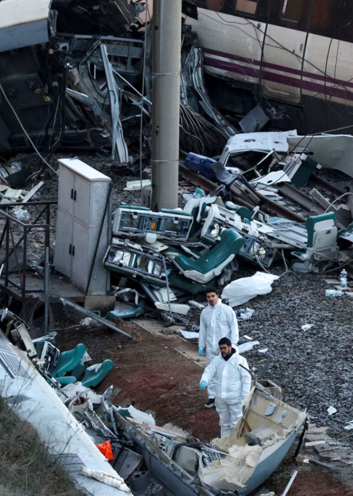 Atenție, imagini cu impact emoțional! Tragedie feroviară la Adamuz cu zeci de victime