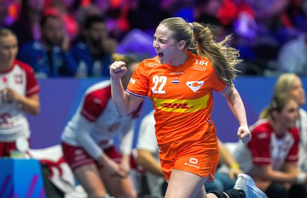 A marcat duminică 6 goluri împotriva Bistriței în Liga Campionilor și luni a semnat în „Liga Florilor”