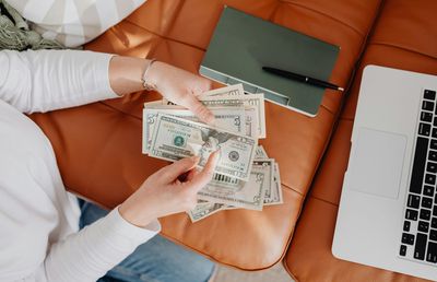 Tot ce ai nevoie pentru a deschide un cont din străinătate