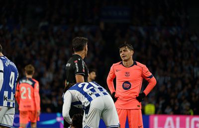 De Jong și Hansi Flick și-au vărsat nervii pe arbitru: „Nu cumva e ăla care sezonul trecut...”