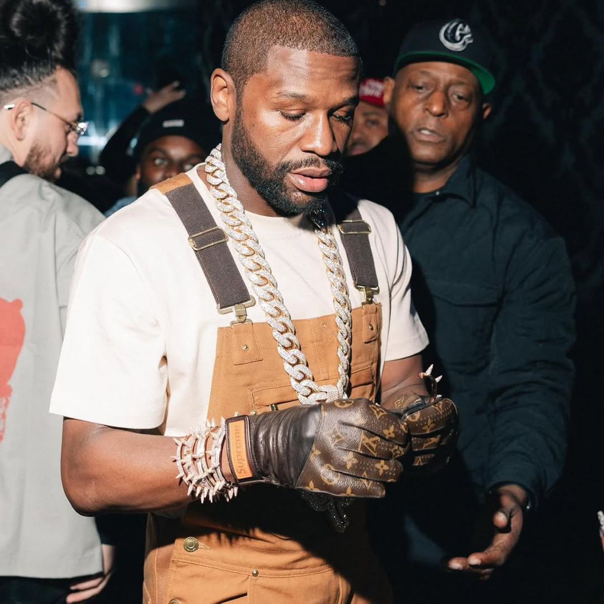 Șocant: Floyd Mayweather e FALIT, deși trecuse de miliard! A mințit despre investiții, nu mai are bani nici de colectarea gunoiului