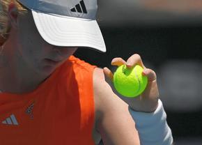 Emoționant! Cum s-a descurcat la Australian Open jucătoarea cu opt degete la mâini și șapte la picioare