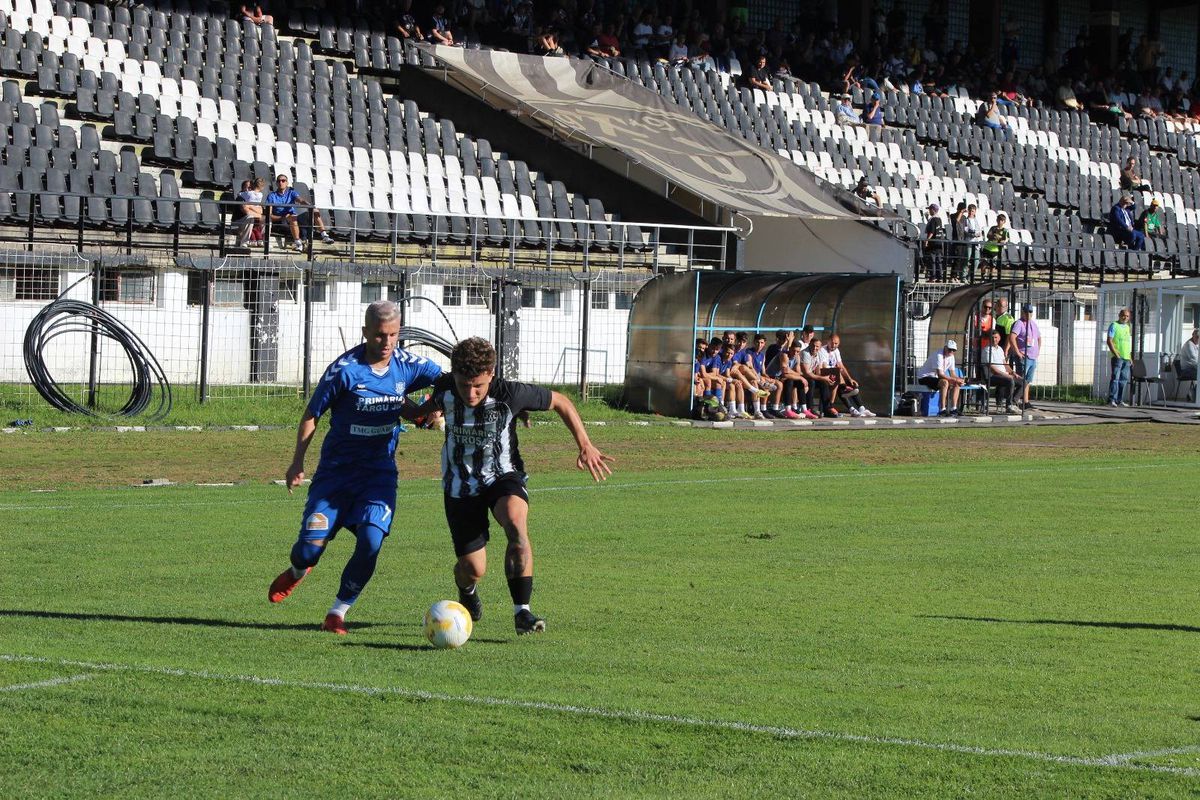 Cum arăta stadionul din Petroșani în 2025