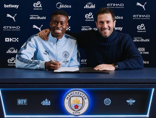 Marc Guehi, a doua achiziției din 2026 a lui Pep Guardiola, a fost prezentat de Manchester City / Foto: X @ManCity