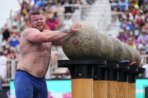 „Mă hărțuiau la școală doar pentru că eram diferit” » Povestea copilului autist care a devenit cel mai puternic om din lume