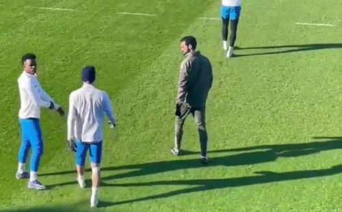 Antrenorul Alvaro Arbeloa are o discuție ciudată în cantonamentul Valdebebas a lui Real Madrid / Foto: El Chiringuito TV