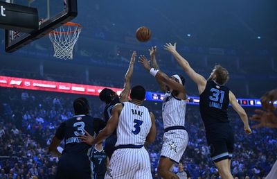 „Lăsați Groenlanda în pace” » Imnul american a fost întrerupt înaintea meciului NBA din Londra