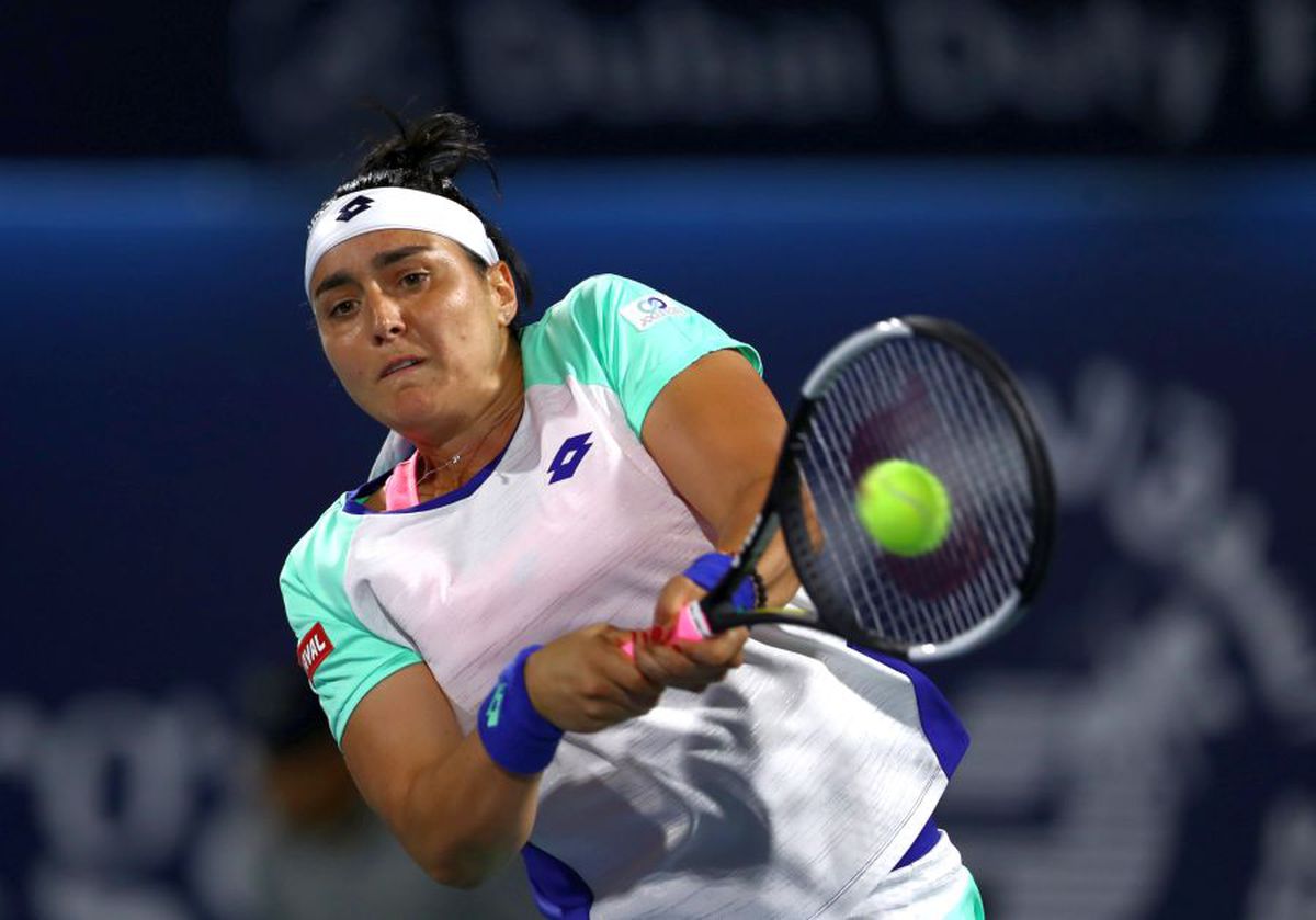 SIMONA HALEP - ONS JABEUR // FOTO + VIDEO Victorie dramatică pentru Simona Halep la Dubai! A salvat o minge de meci și merge mai departe » Cu cine va juca în sferturi