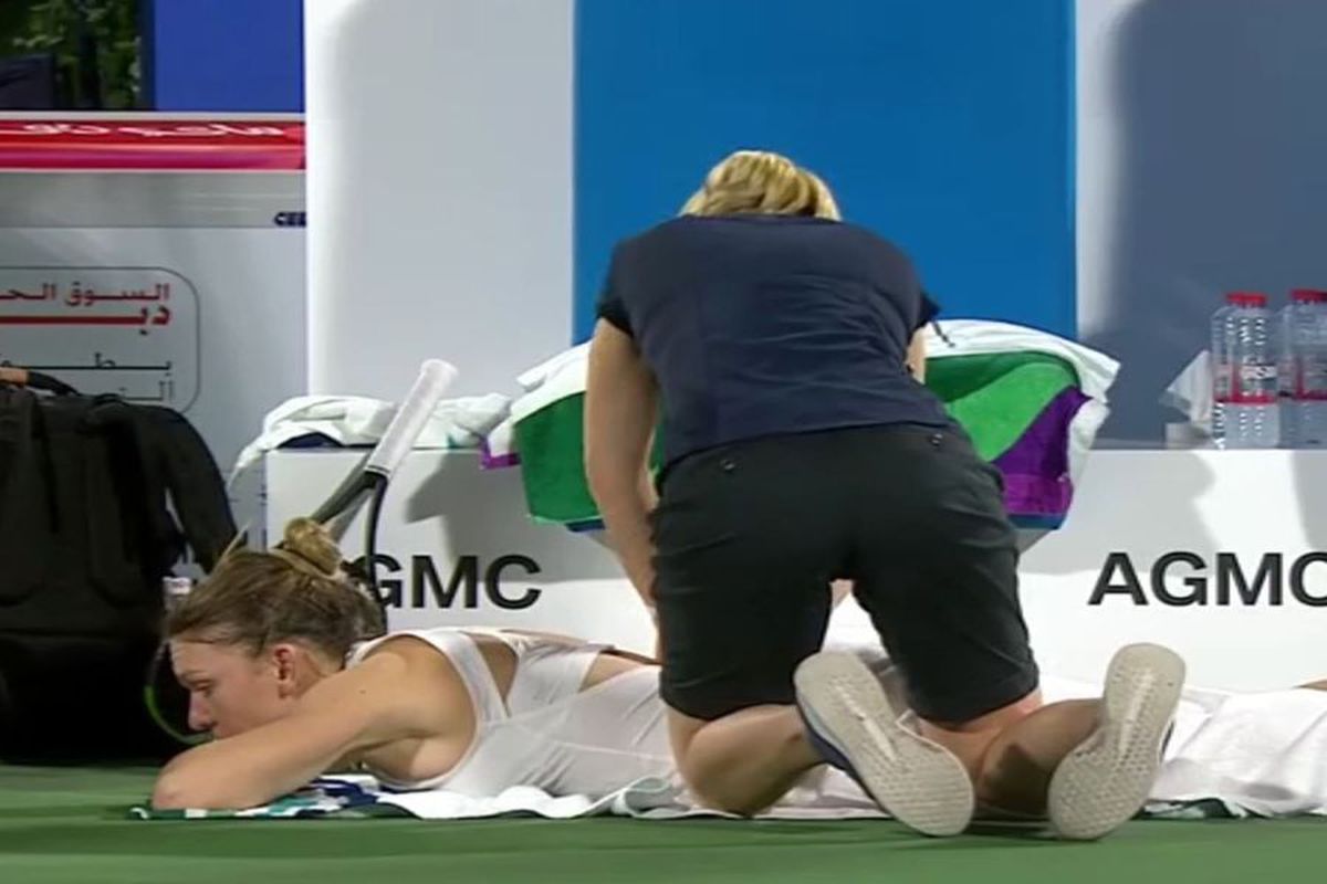 SIMONA HALEP - ONS JABEUR // FOTO Halep, probleme medicale la Dubai
