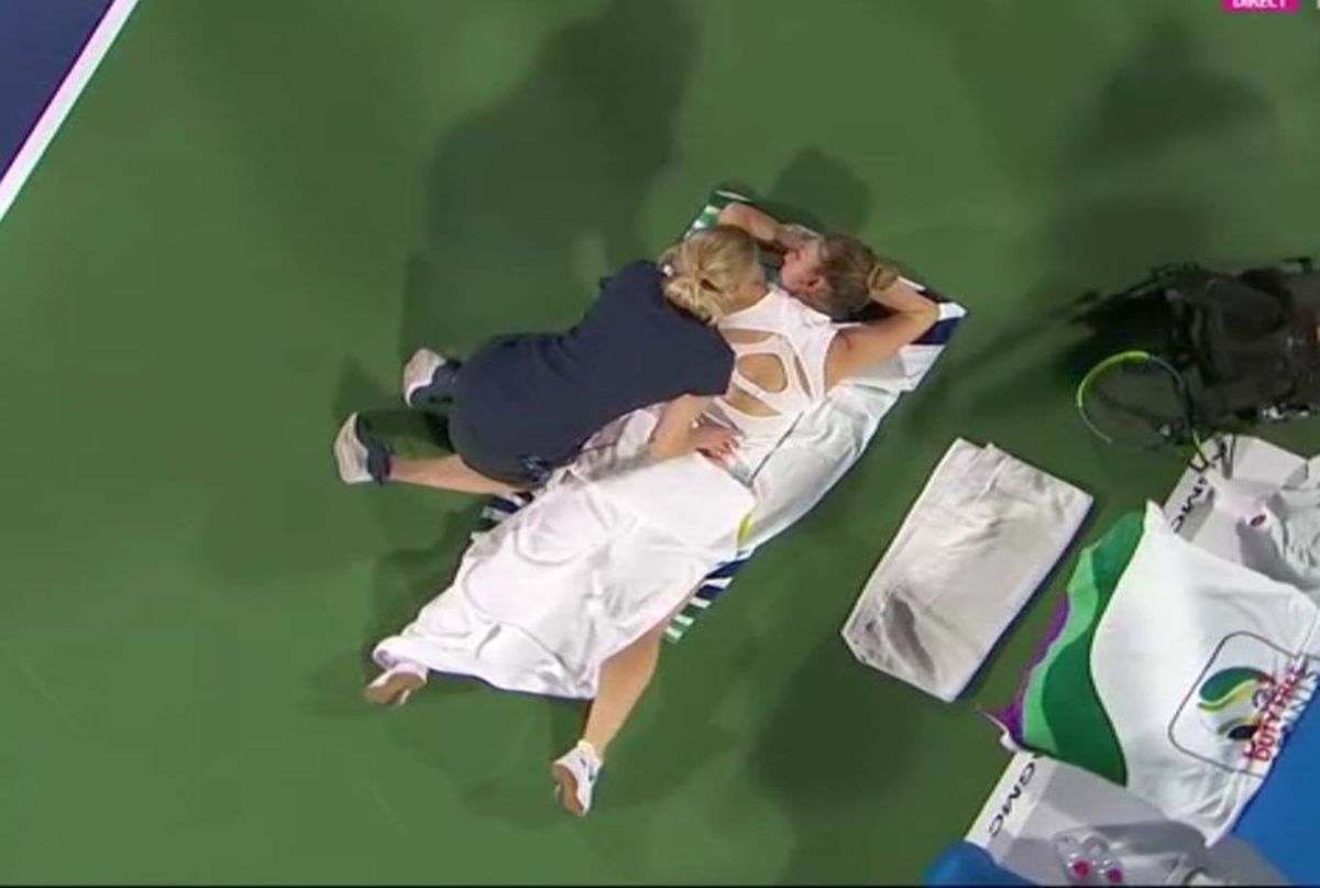 SIMONA HALEP - ONS JABEUR // FOTO Halep, probleme medicale la Dubai