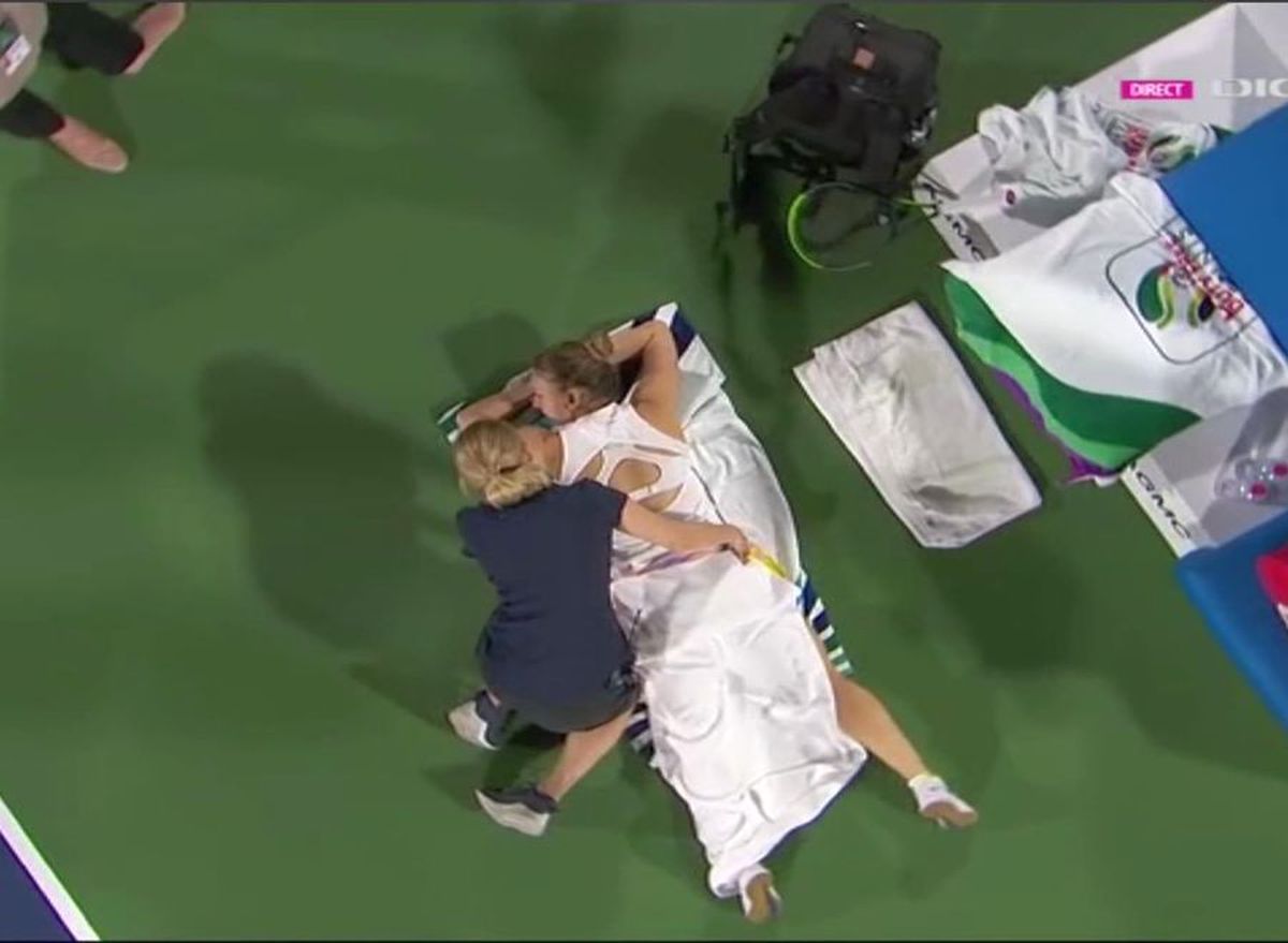 SIMONA HALEP - ONS JABEUR // FOTO Halep, probleme medicale la Dubai