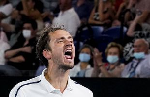 Novak Djokovic - Daniil Medvedev, finala de la Australian Open. Rusul nu i-a dat nicio șansă lui Stefanos Tsitsipas