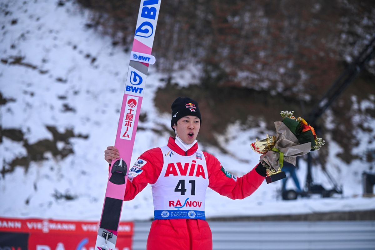 Săritorii japonezi au cucerit Râşnovul! Takanashi și Kobayashi s-au impus în etapele de Cupă Mondială, care s-au disputat pe trambulinele din Valea Cărbunării