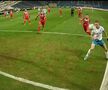 Alexandru Cicâldău (23 de ani) și Nicușor Bancu (28 de ani) au ratat ocazii rarisime în prima repriză a disputei dintre CS Universitatea Craiova și FC Hermannstadt, la scorul de 0-0.