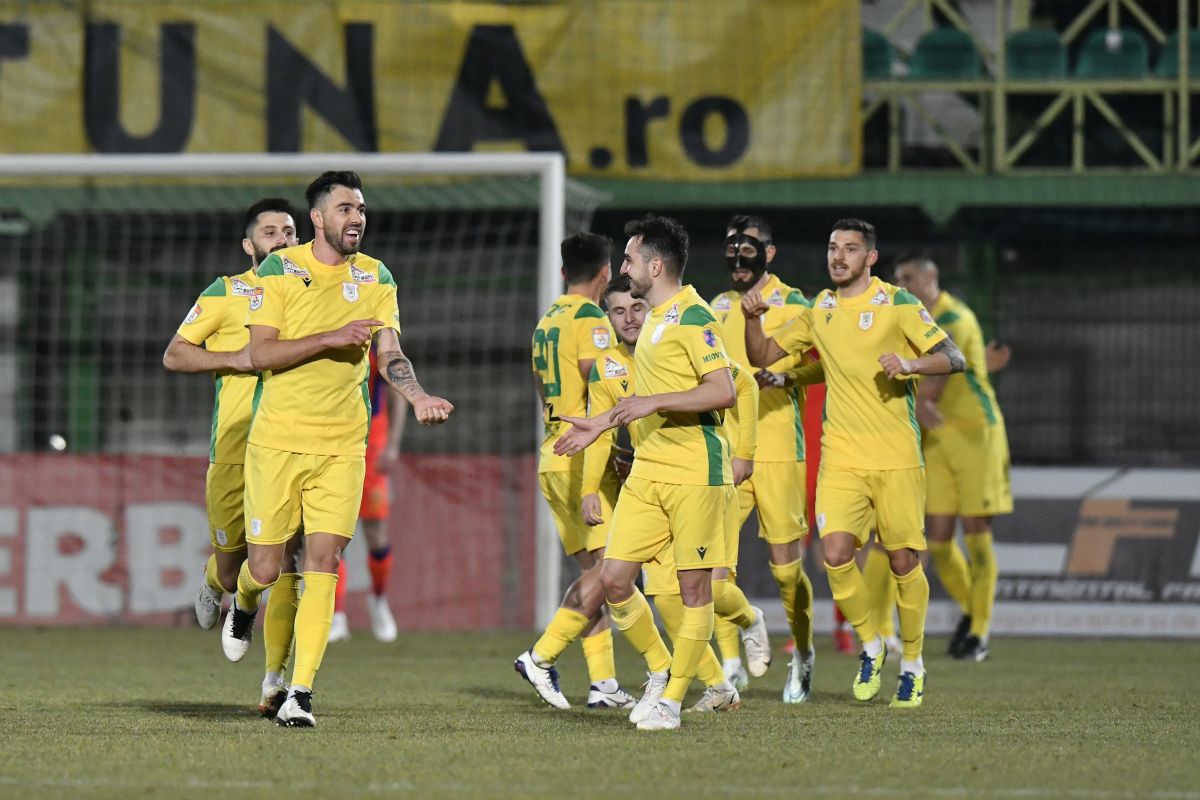 Cum a reușit CS Mioveni s-o încurce pe FCSB » Explicațiile lui Sabău