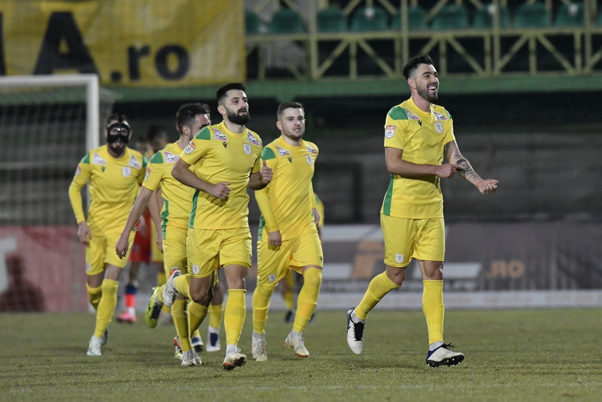 Strategie de transferuri ciudată la FCSB: „L-am văzut și mi-a plăcut. Ăsta cu B... Ce joacă? Îl facem fundaș central”