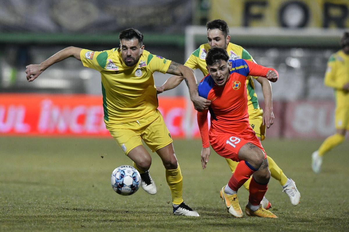 FCSB, criticată în direct: „Glumă, glumă, dar nu jucăm nimic! Ăsta nu e jocul Stelei, nu e joc de campioană”