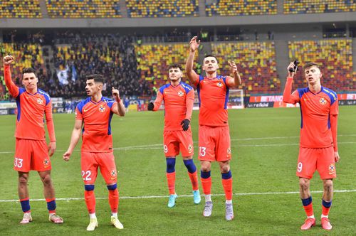 CS Mioveni - FCSB. Toni Petrea, antrenorul roș-albaștrilor, a explicat înainte de meci de ce Risto Radunovic (29 de ani), titularul postului de fundaș stânga, nu e nici pe bancă azi.