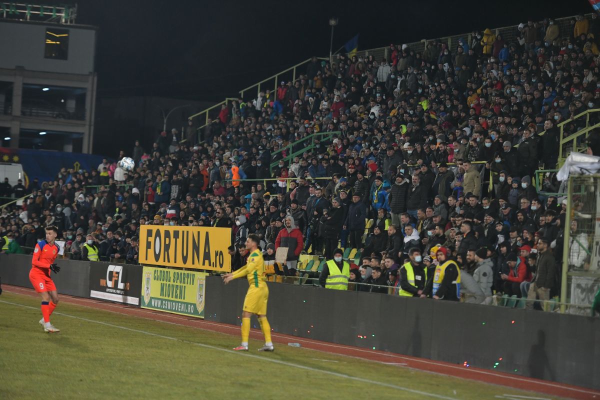 Stadion arhiplin la CS Mioveni - FCSB // foto: Vlad Nedelea & Cristi Preda